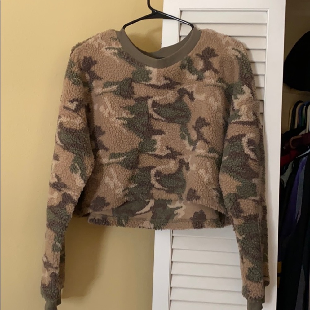 Crop Top Crewneck